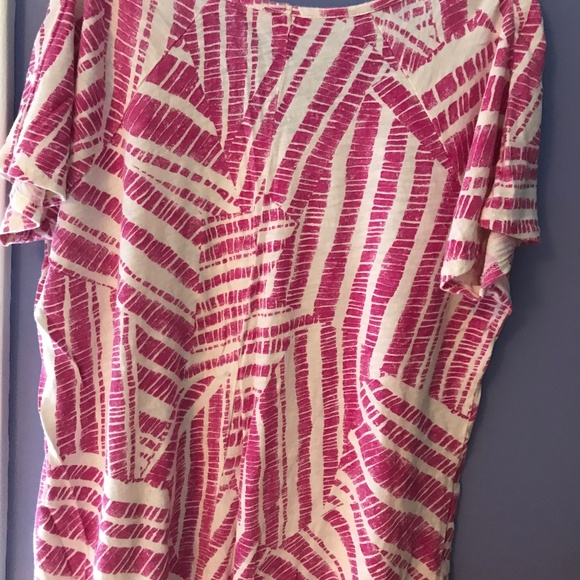 Fuschia/White Crazy Stripe Tee w/ Pointed Hem 1X - Picture 2 of 3